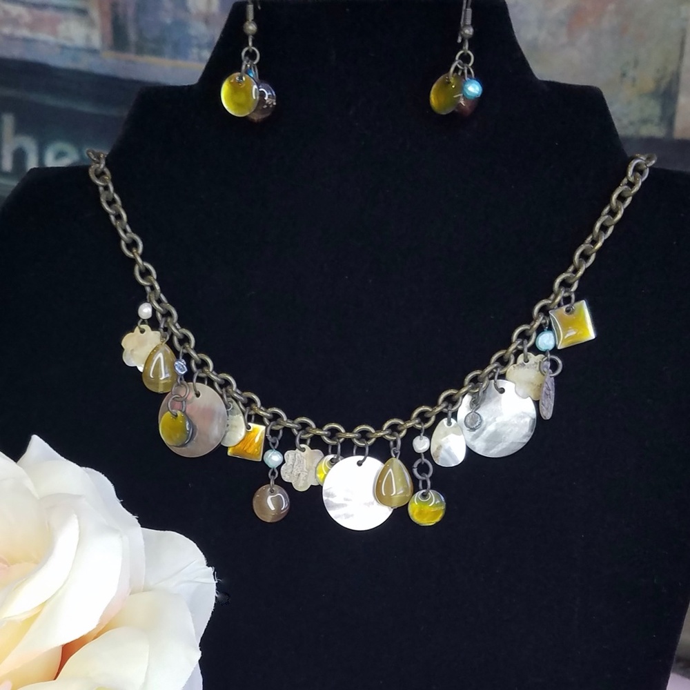 Premier Designs Mother-of-Pearl Seashore Necklace & Earrings Set